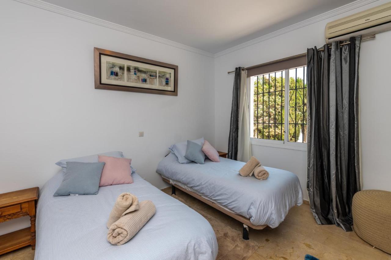 Alegria Big Terrace, Private Pool & Parking Villa *